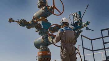 YPF vuelve al mercado local con una emisión de u$s 122 millones y mejora condiciones: menor tasa, mayor plazo y alta demanda. | LM Neuquen YPF vuelve al mercado local con una emisión de u$s 122 millones y mejora condiciones: menor tasa, mayor plazo y alta demanda.