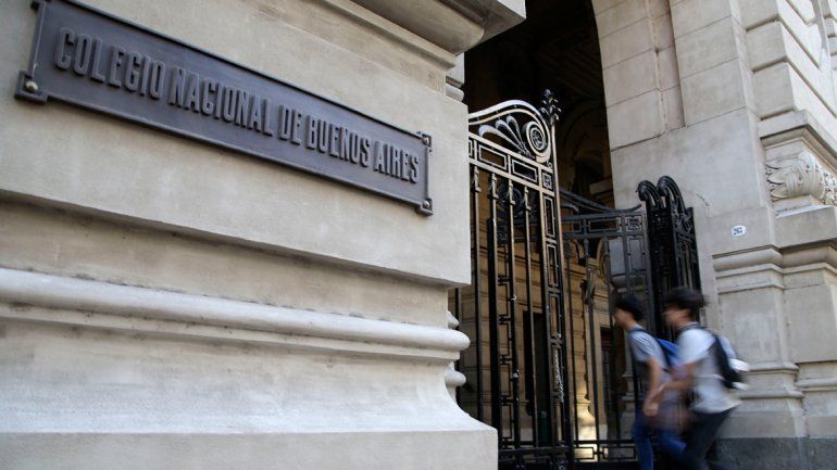 Denuncian un abuso sexual en una toma del colegio