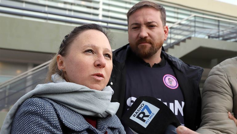 La comisión directiva de Sejun, a cargo de Santiago Alonso y Griselda Porro, reactivó el pedido de jury contra la jueza. La comisión directiva de Sejun, a cargo de Santiago Alonso y Griselda Porro, reactivó el pedido de jury contra la jueza.
