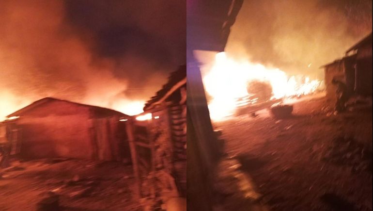 Además de cometer crímenes aberrantes, los atacantes quemaron viviendas en Nigeria. Además de cometer crímenes aberrantes, los atacantes quemaron viviendas en Nigeria.