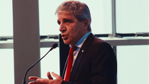 Luis Caputo anticipó una parte de los datos en la celebración del Día de la Exportación en el Palacio Libertad en Buenos Aires.