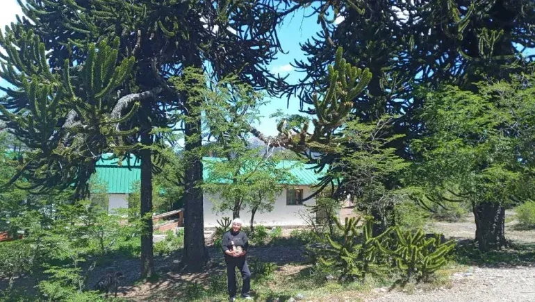 María Teresa Stowhas en su Establecimiento Huerquen de Moquehue, Neuquén. María Teresa Stowhas en su Establecimiento Huerquen de Moquehue, Neuquén.