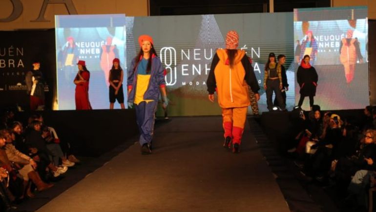 Neuquén Enhebra desplegó sus diseños en el MNBA