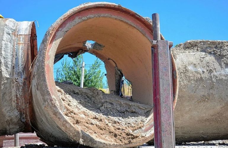  En el acueducto y la estación de bombeo de Valle Hermoso comenzaron los problemas con el agua en Comodoro Rivadavia. (Foto de archivo). En el acueducto y la estación de bombeo de Valle Hermoso comenzaron los problemas con el agua en Comodoro Rivadavia. (Foto de archivo).