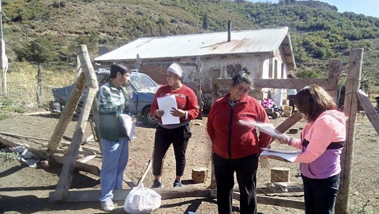 Entrega de módulos alimentarios y cuadernillos.