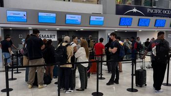 se quedaron sin viajar en avion desde neuquen: denuncian sobreventa de pasajes de jetsmart se quedaron sin viajar en avion desde neuquen: denuncian sobreventa de pasajes de jetsmart