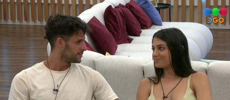 La convivencia reavivó la pasión entre Joel y Rosina, que protagonizaron el primer beso de Gran Hermano. La convivencia reavivó la pasión entre Joel y Rosina, que protagonizaron el primer beso de Gran Hermano.