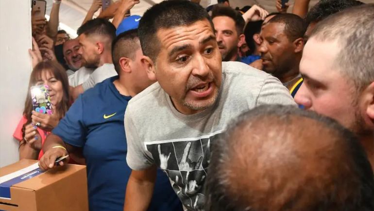 Riquelme encendió la interna política en Boca.