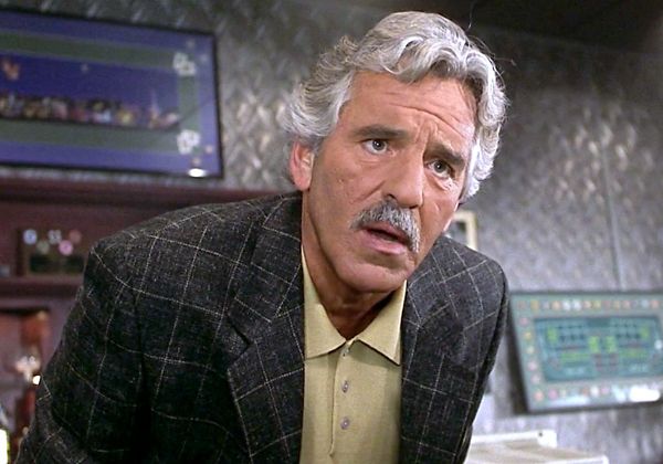 Murió Dennis Farina, protagonista de La Ley y el Orden y La Historia del Crimen