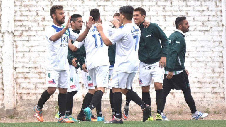 Maro fue contundente ante Villa Iris y lo goleó en cancha de Sapere.&nbsp;