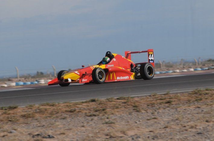 Moggia, el hombre de la pole position en la Fórmula 2.0 Renault