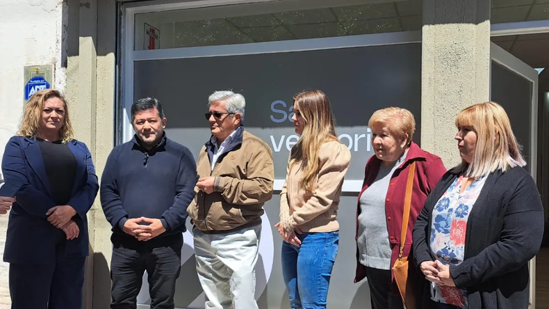 Directivos de CALF, en el nuevo espacio. | LM Neuquen Directivos de CALF, en el nuevo espacio.