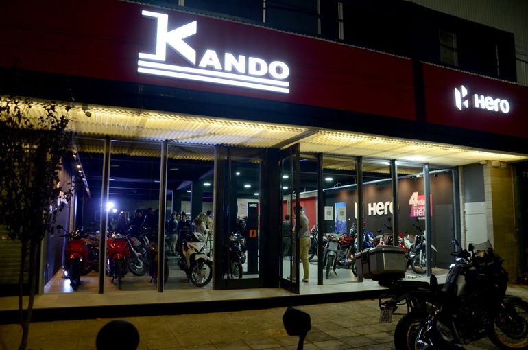 El nuevo local de Kando Motos en el corazón del oeste neuquino.&nbsp;