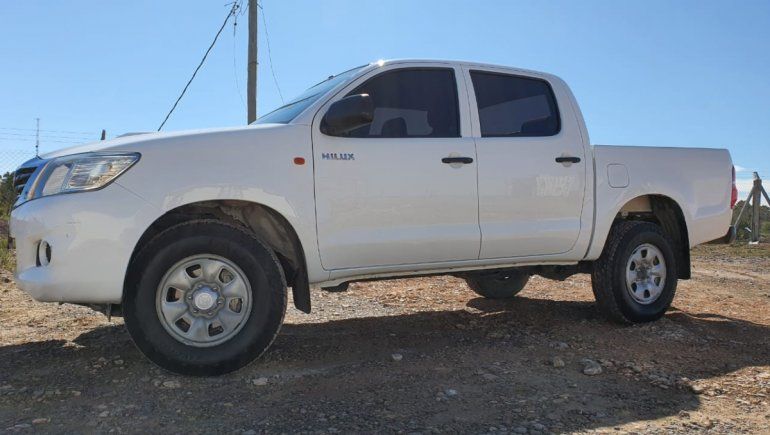 Robaron una camioneta del predio de la Expo Plottier