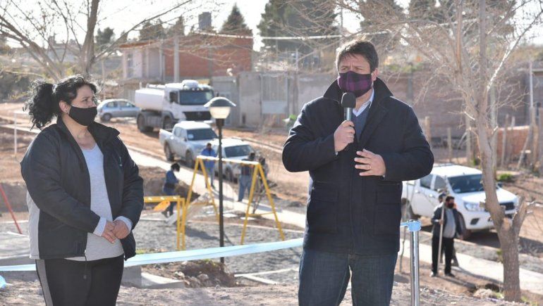 Gaido inauguró la obra de conexión a las cloacas en Yupanqui Este