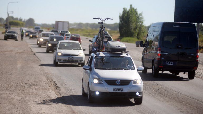 Ayer a la tarde fue incesante el movimiento de vehículos que regresaban a la ciudad provenientes de la cordillera.&nbsp;