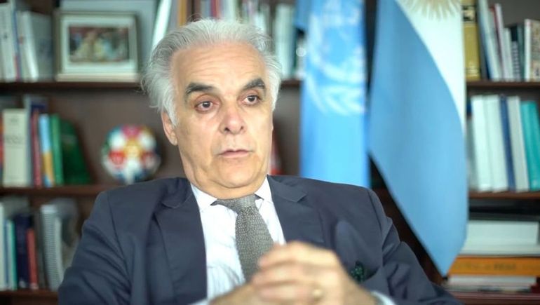 García Moritán fue expulsado de la embajada de Uruguay. García Moritán fue expulsado de la embajada de Uruguay.