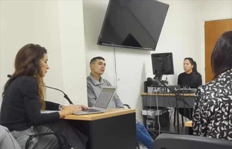 El juicio por jurados contra Enrique Silva se realiza el 26 y 27 de febrero en Comodoro Rivadavia, Chubut. El juicio por jurados contra Enrique Silva se realiza el 26 y 27 de febrero en Comodoro Rivadavia, Chubut.