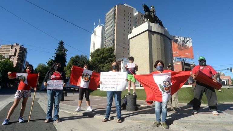 Crisis en Perú: en Neuquén se manifestaron y pidieron elecciones