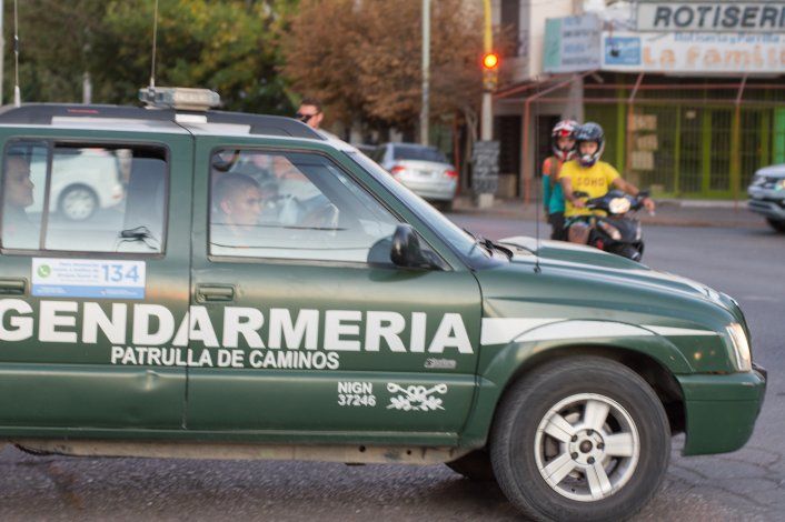 Video: así fuerzas nacionales patrullan Neuquén y aconsejan quedarse en casa