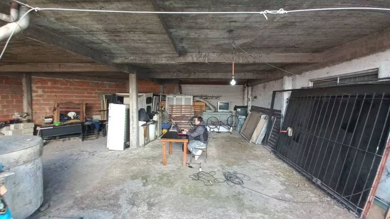 Domicilio allanado por la la causa de prostitución de menores en Berazategui. Foto: Infobae. Domicilio allanado por la la causa de prostitución de menores en Berazategui. Foto: Infobae.