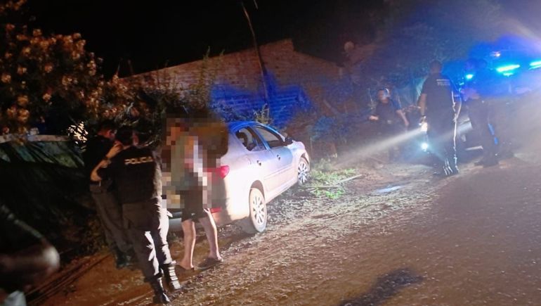 El auto chocó contra una casa en Vista Alegre / Foto Gentileza