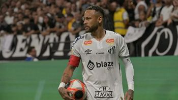 Neymar renovó con Santos hasta diciembre de 2026. Neymar renovó con Santos hasta diciembre de 2026.