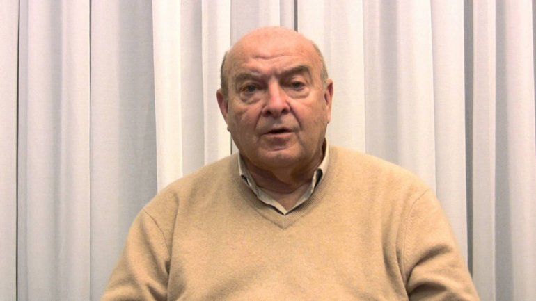 Cavallo: Me tendrían que hacer un monumento