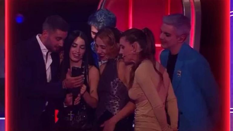 La Voz Argentina: la madre de un cantante insultó a los coaches y se los cruzó en vivo