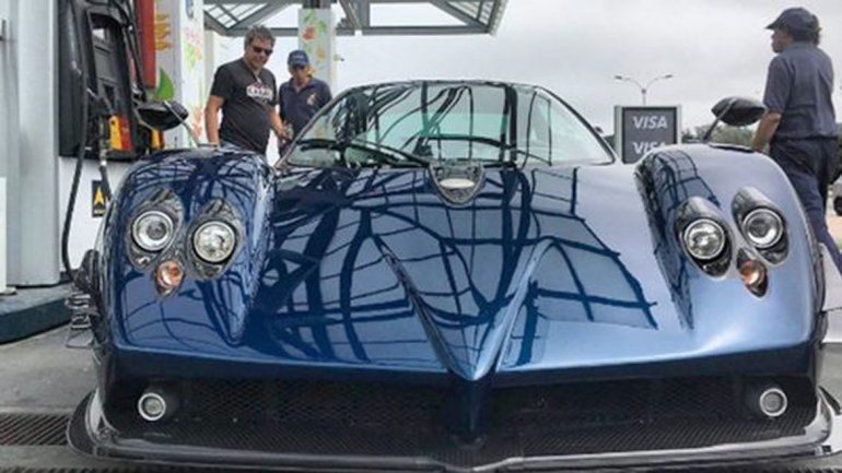 Intentó filmar a un Pagani Zonda de un millón y medio de dólares y lo chocó