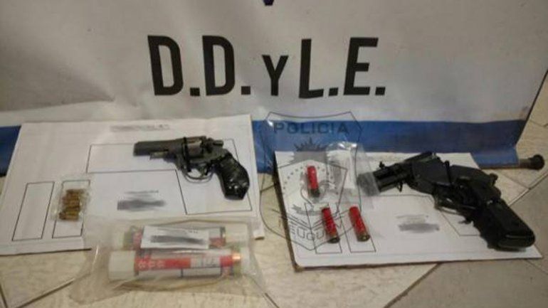 Allanaron tres barrios del oeste: detuvieron a un hombre y secuestraron armas