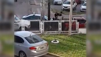 ados: tras la pelea por el lugar, mudaron la parada de taxis ados: tras la pelea por el lugar, mudaron la parada de taxis