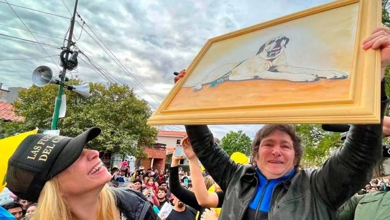 La curiosa frase de Javier Milei para Sergio Massa: Avísenle que Conan es cordobés