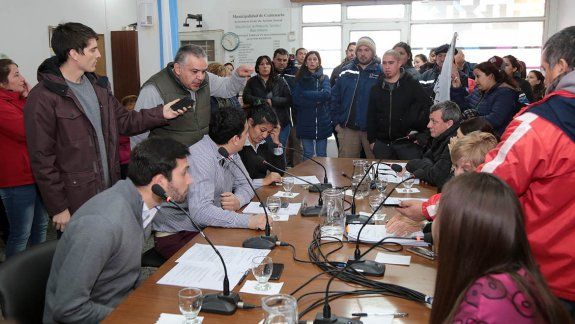 Concejales aprobaron la suba del colectivo en Centenario