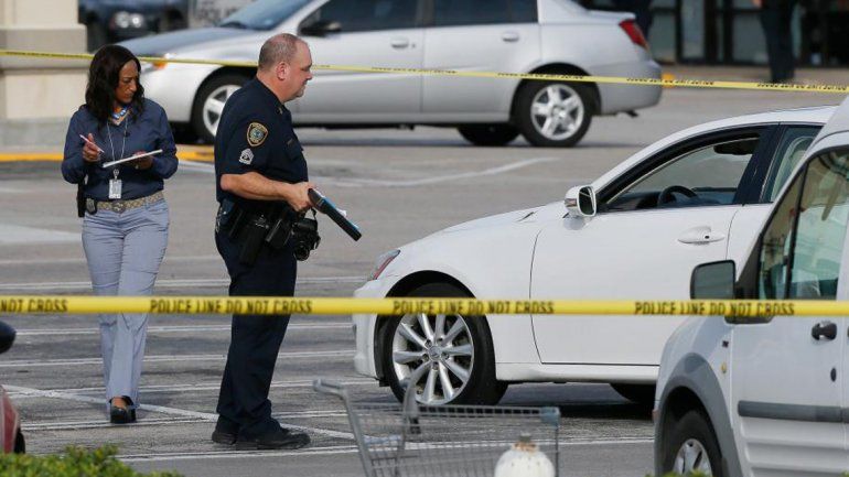 No queda claro cuál pudo ser el móvil que llevó al tirador a hacer lo que hizo. Según los investigadores