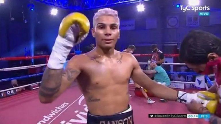 Otra noche de pizza, birra y Sansón: pelea el invicto que los noquea rápido