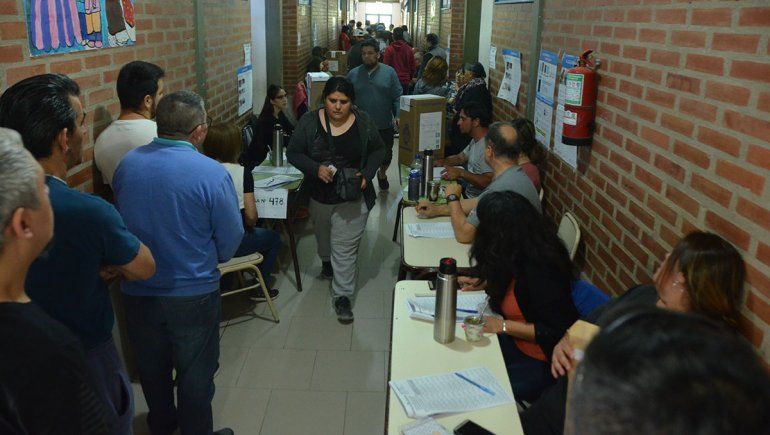 Una jornada de primavera que llevó a miles de neuquinos a las urnas