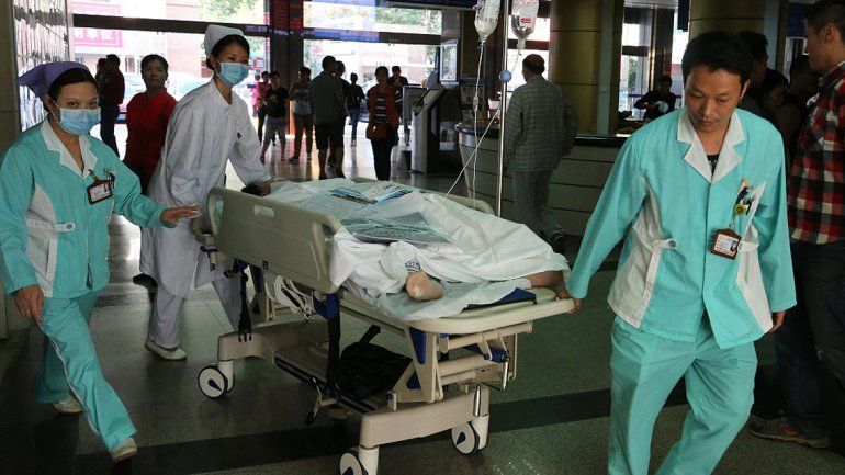 Un joven de 29 años fue víctima de un insólito error de los médicos: lo confundieron con otro paciente que tenía el mismo nombre y lo operaron.