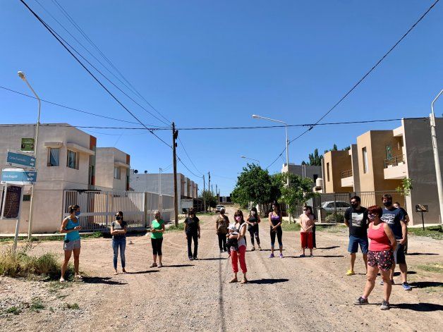 Vecinos de 14 loteos de Centenario denunciaron que no tienen agua. El reclamo viene desde hace una década. (Foto: Archivo)