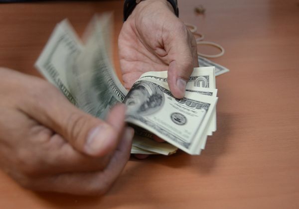 En 2024, la inflación acumulada fue del 87 por ciento. Y es por ello que los ahorristas no dejan de analizar la posibilidad de comprar dólares. En 2024, la inflación acumulada fue del 87 por ciento. Y es por ello que los ahorristas no dejan de analizar la posibilidad de comprar dólares.