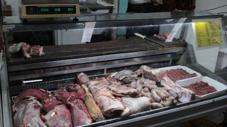 Asaltan carnicería y se llevan plata y 8 kilos para el asado