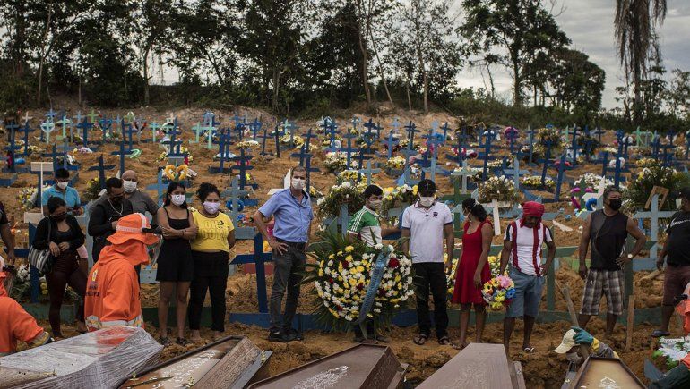San Pablo exhumó cuerpos y da sitio a víctimas de COVID
