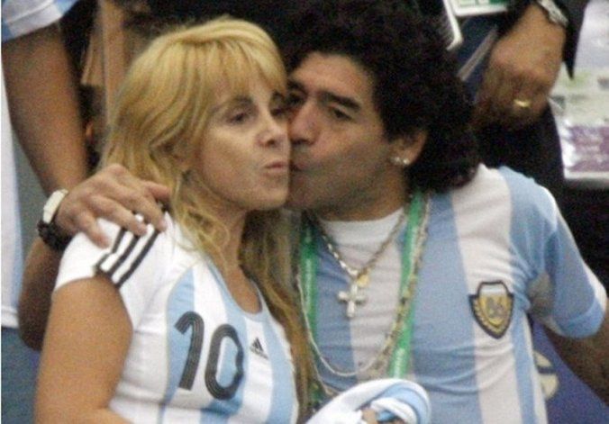 Tres hijos de Diego Maradona pidieron que continúe el juicio contra Claudia Villafañe