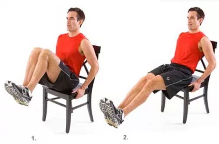 Los abdominales en sillas son simples y tienen poco impacto. Los abdominales en sillas son simples y tienen poco impacto.