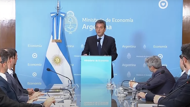 Massa anunció un acuerdo de precios con supermercados y mayoristas