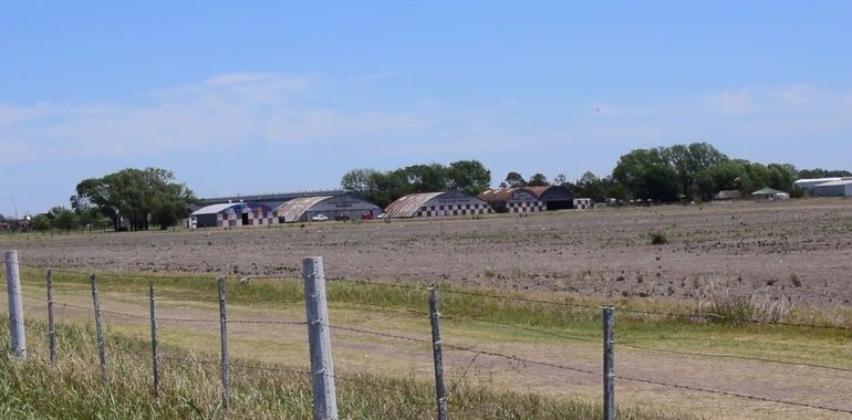 Se tiró desde una avioneta, no se abrió el paracaídas y murió