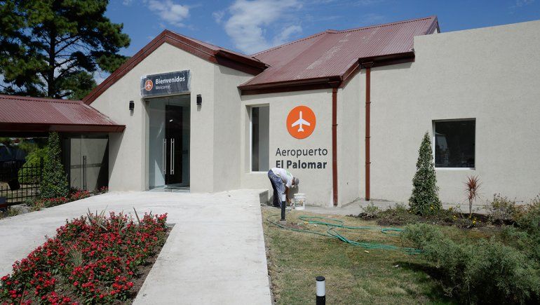 Piden el cierre de El Palomar y peligran las low cost