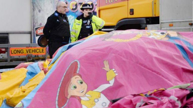 La niña se encontraba con sus padres celebrando Pascua.