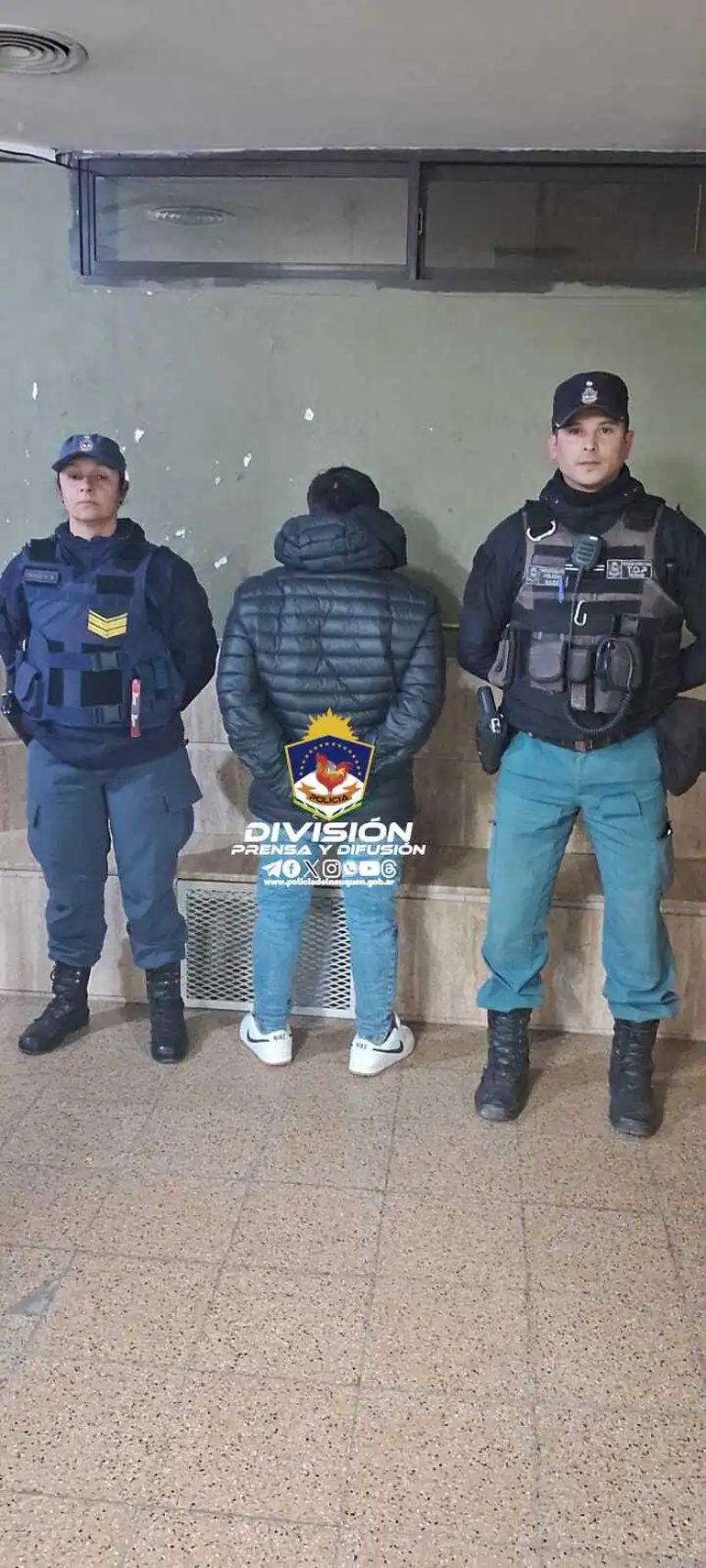 Lo atraparon en una plaza con una tumbera oculta entre sus ropas