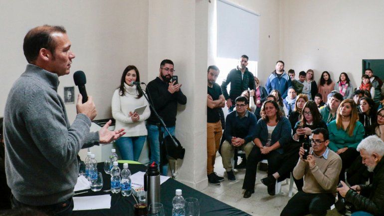 Gutiérrez presentó un programa para los más jóvenes